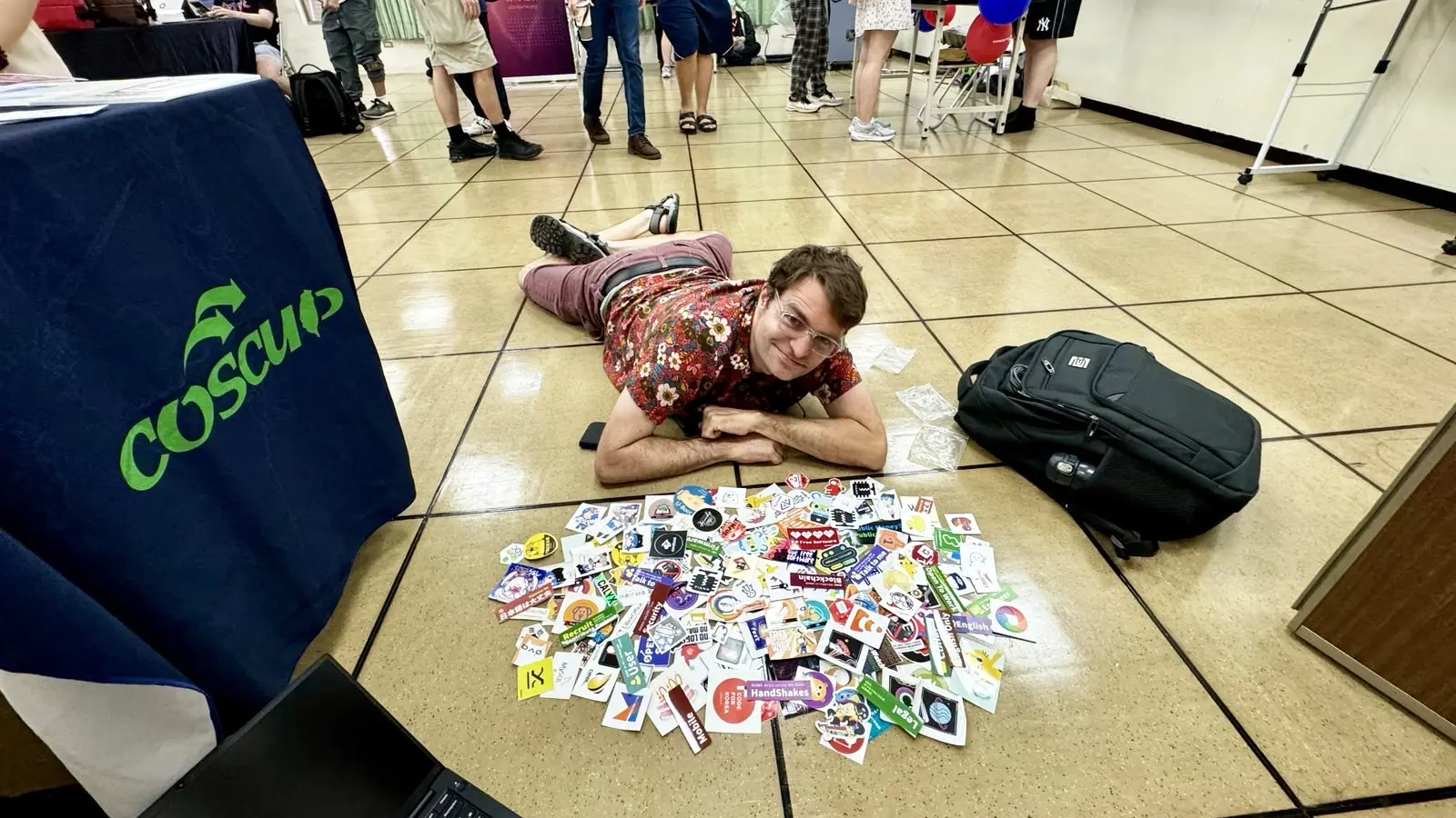 會眾分享蒐集到很多貼紙 會眾分享蒐集到很多貼紙